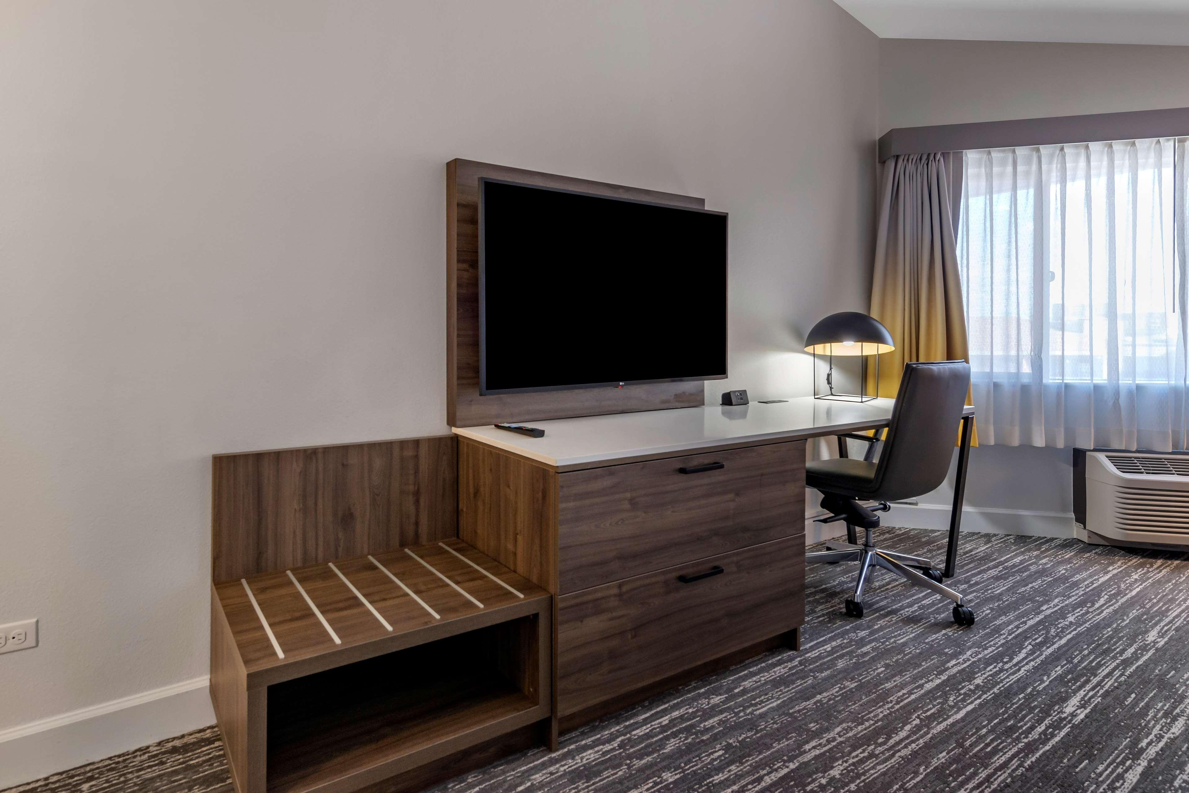 Best Western Premier Denver East Exterior foto